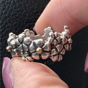 Retired Authentic ALE Pandora 14k 925
Sterling Daisy Floral Ring Size 7.5